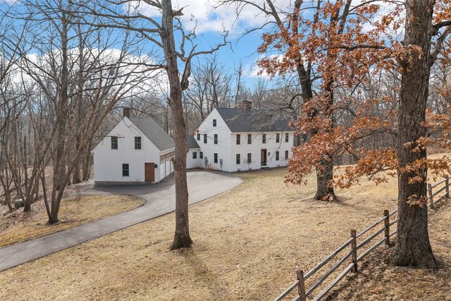 3767 Oak Ln NE, North Liberty, IA 52317