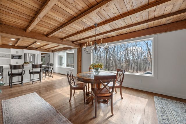 3767 Oak Ln NE, North Liberty, IA 52317