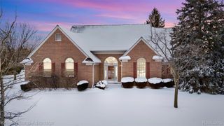 2850 Santia Drive, Troy, MI 48085