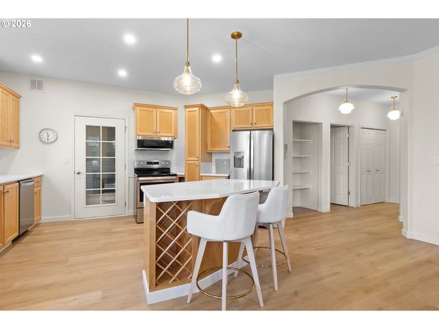 4195 SUMMERLINN Dr, West Linn, OR 97068