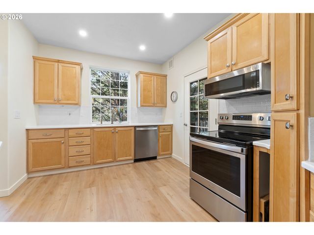 4195 SUMMERLINN Dr, West Linn, OR 97068