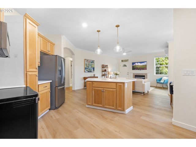 4195 SUMMERLINN Dr, West Linn, OR 97068
