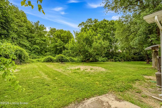 107 Buttercup Rd, Louisville, KY 40218