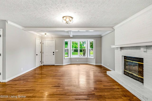 107 Buttercup Rd, Louisville, KY 40218