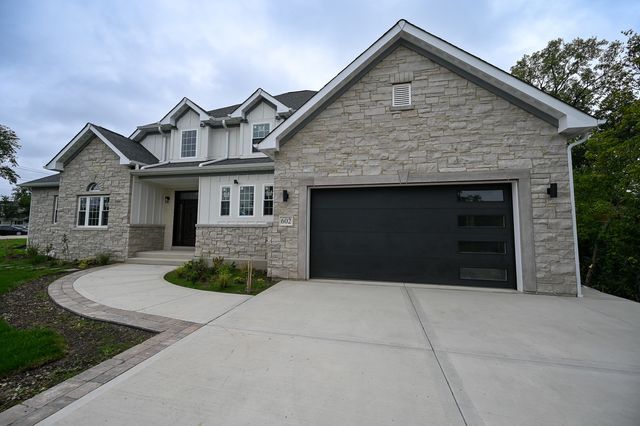 602 Glenshire Road, Glenview, IL 60025