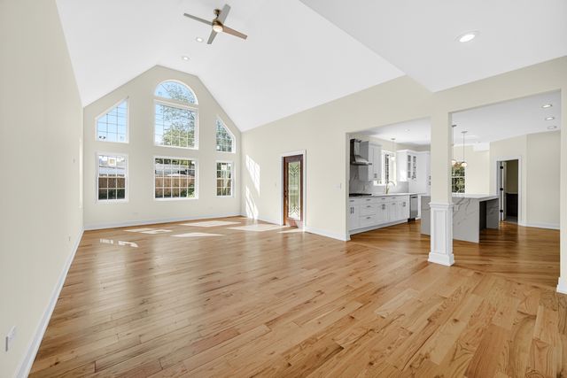 602 Glenshire Road, Glenview, IL 60025