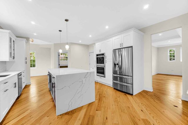 602 Glenshire Road, Glenview, IL 60025