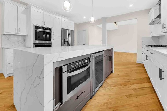 602 Glenshire Road, Glenview, IL 60025