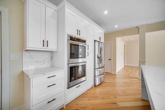 602 Glenshire Road, Glenview, IL 60025