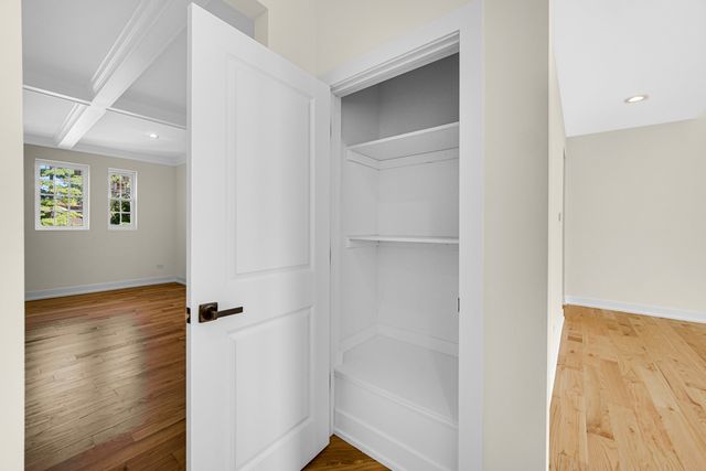 602 Glenshire Road, Glenview, IL 60025