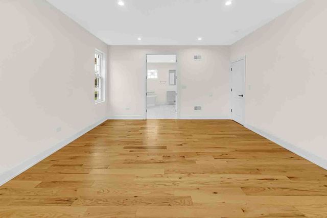 602 Glenshire Road, Glenview, IL 60025