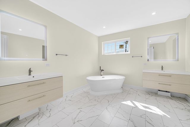 602 Glenshire Road, Glenview, IL 60025