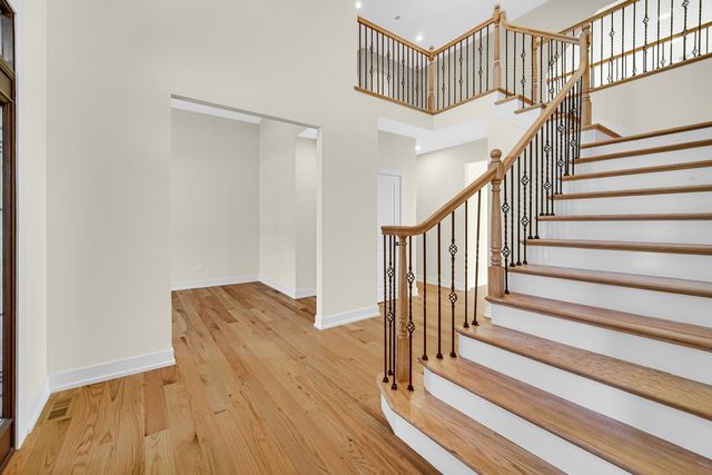 602 Glenshire Road, Glenview, IL 60025