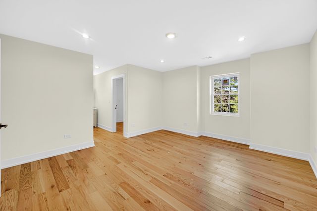 602 Glenshire Road, Glenview, IL 60025