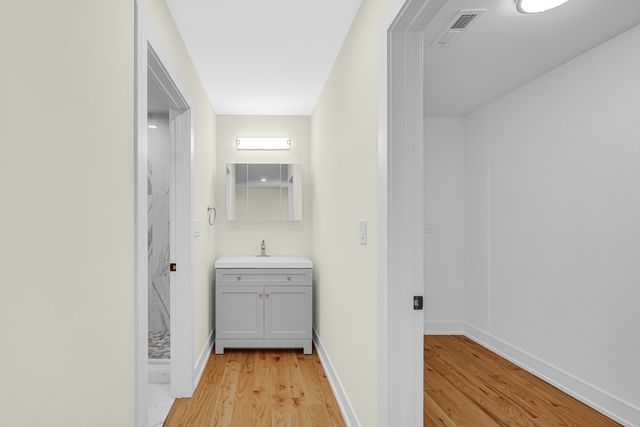 602 Glenshire Road, Glenview, IL 60025