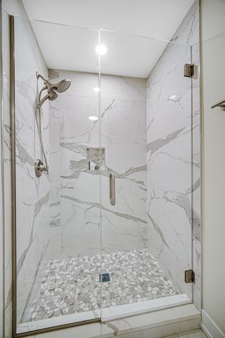 602 Glenshire Road, Glenview, IL 60025