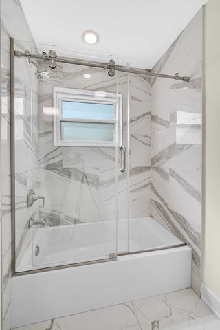 602 Glenshire Road, Glenview, IL 60025