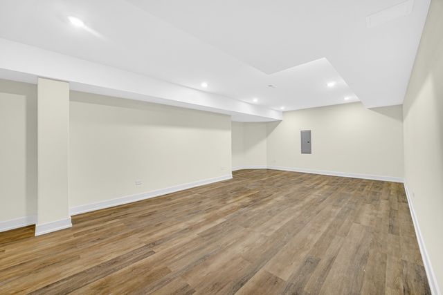 602 Glenshire Road, Glenview, IL 60025