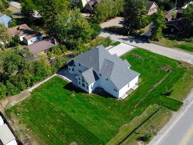 602 Glenshire Road, Glenview, IL 60025