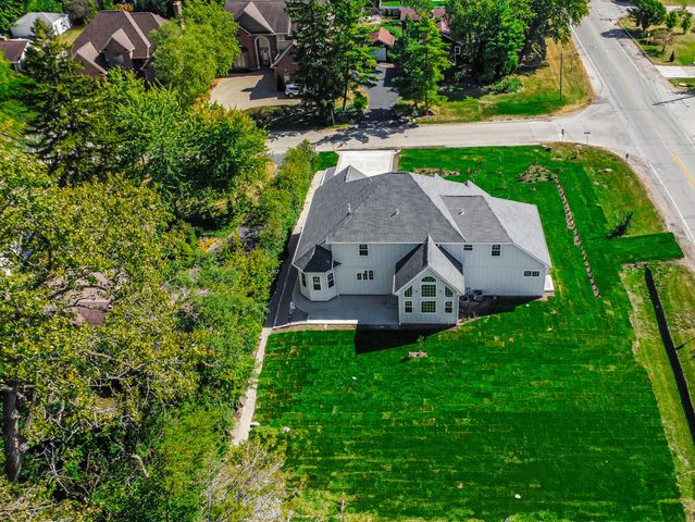 602 Glenshire Road, Glenview, IL 60025