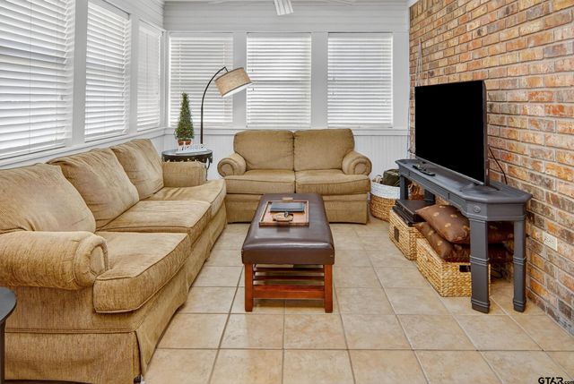 810 Jeanell, Quitman, TX 75783