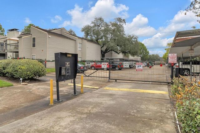 9707 Richmond Avenue 31, Houston, TX 77042
