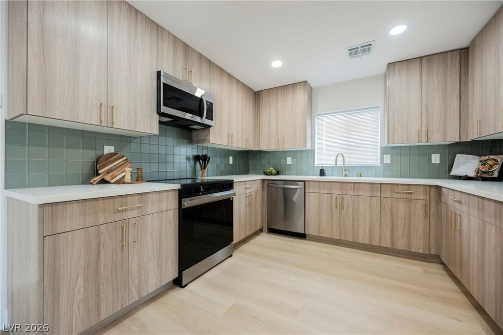 1909 Griffith Avenue, Las Vegas, NV 89104 — exterior