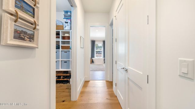 113 MILLS Lane, Jacksonville Beach, FL 32250