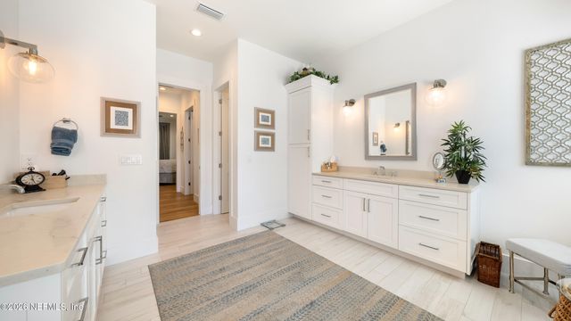 113 MILLS Lane, Jacksonville Beach, FL 32250