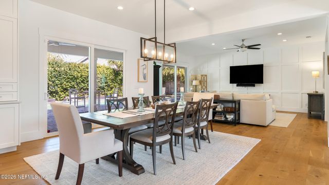 113 MILLS Lane, Jacksonville Beach, FL 32250