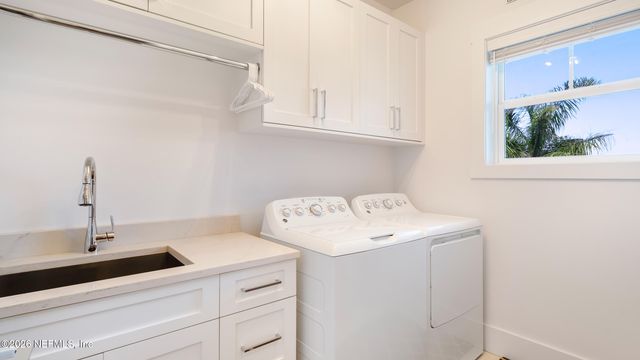 113 MILLS Lane, Jacksonville Beach, FL 32250