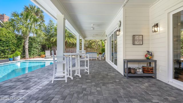 113 MILLS Lane, Jacksonville Beach, FL 32250