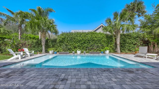 113 MILLS Lane, Jacksonville Beach, FL 32250