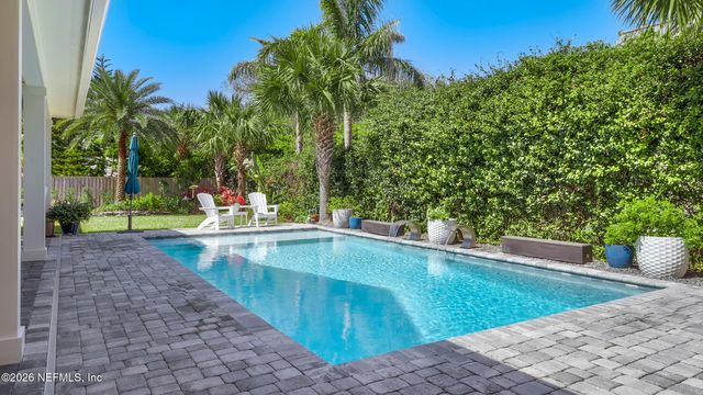 113 MILLS Lane, Jacksonville Beach, FL 32250