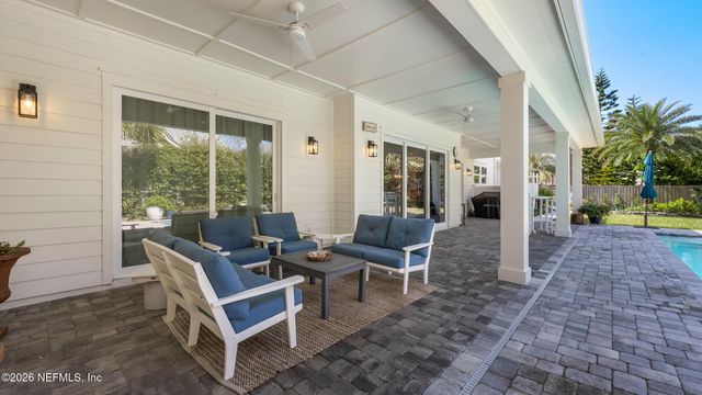 113 MILLS Lane, Jacksonville Beach, FL 32250