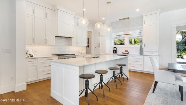 113 MILLS Lane, Jacksonville Beach, FL 32250