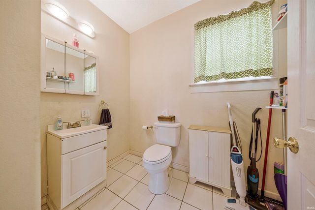 2200 W Virginia Street, Evansville, IN 47712