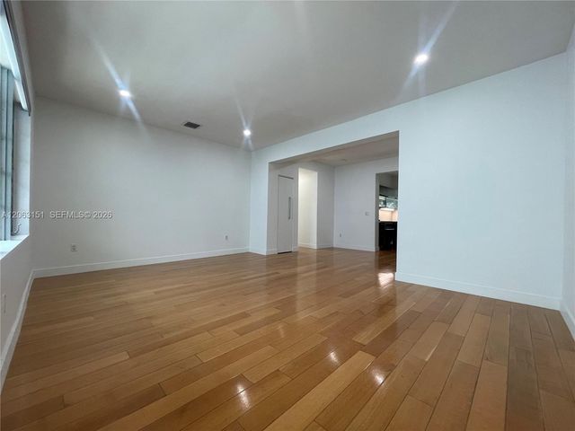 2021 Meridian Ave 12, Miami Beach, FL 33139