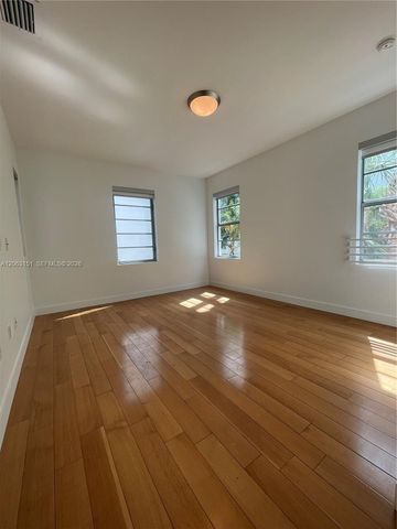 2021 Meridian Ave 12, Miami Beach, FL 33139