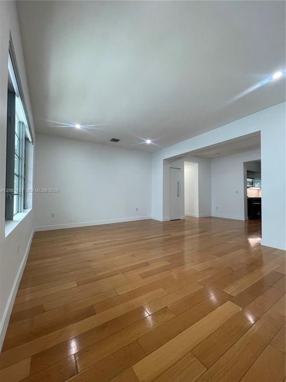 2021 Meridian Ave 12, Miami Beach, FL 33139