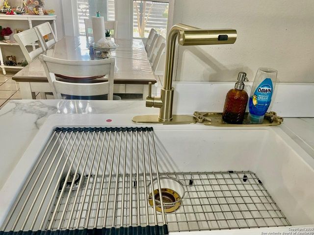 941 Ripford, San Antonio, TX 78225