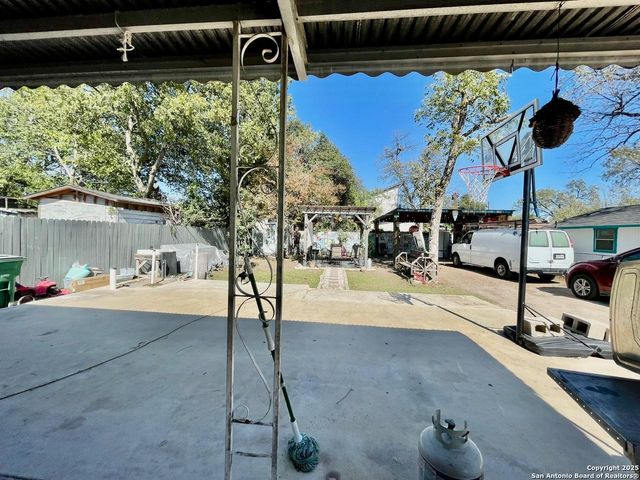 941 Ripford, San Antonio, TX 78225