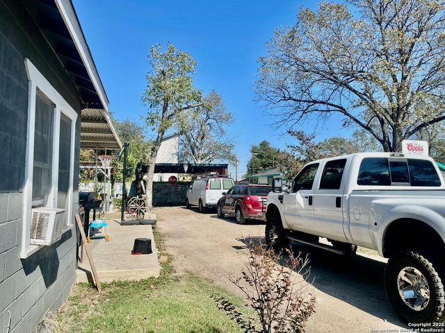 941 Ripford, San Antonio, TX 78225