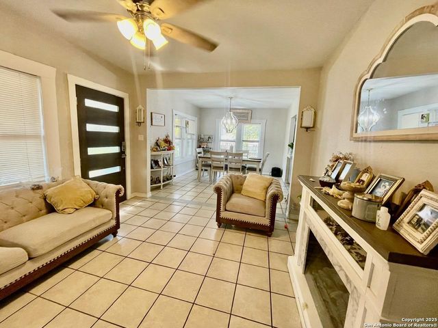 941 Ripford, San Antonio, TX 78225