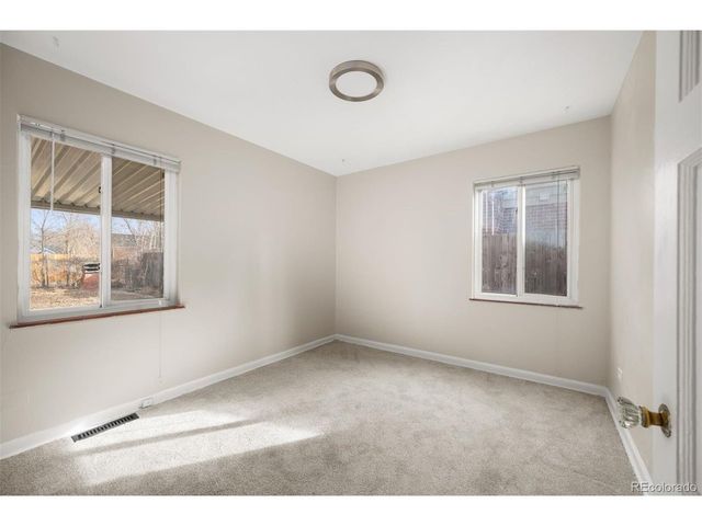 2540 Magnolia St, Denver, CO 80207