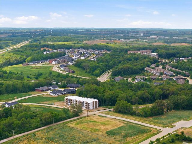 4428 Deer Creek Road 301, Iowa City, IA 52246