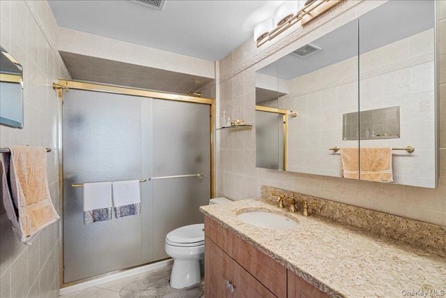16625 Powells Cove Boulevard 3B, Beechhurst, NY 11357