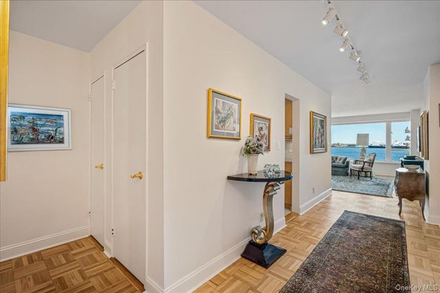 16625 Powells Cove Boulevard 3B, Beechhurst, NY 11357