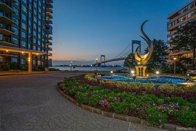 16625 Powells Cove Boulevard 3B, Beechhurst, NY 11357