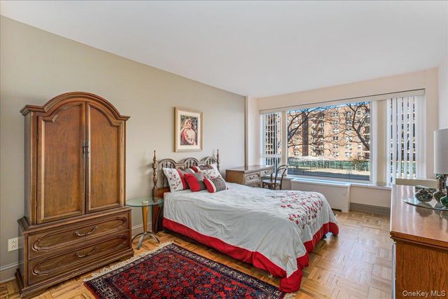16625 Powells Cove Boulevard 3B, Beechhurst, NY 11357
